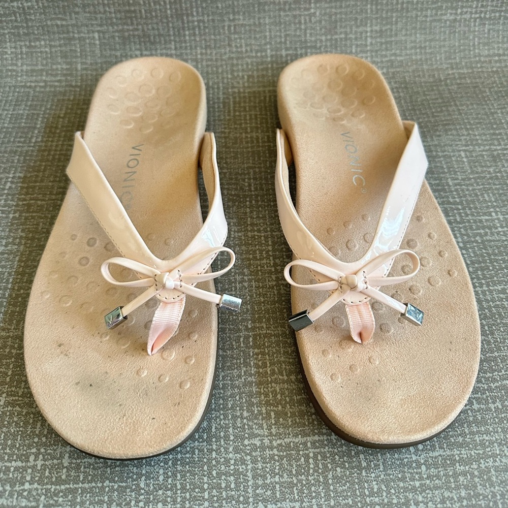 Vionic Sandals Women’s Size 9 Orthotic Comfort Footbed Slip On Casual pink bow